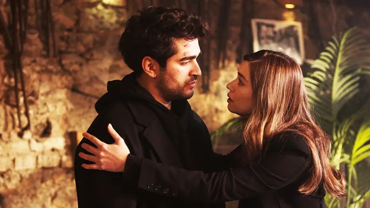 Afra Saraçoğlu ve Mert Ramazan Demir ayrıldı! Yalı Çapkını için erken final geliyor