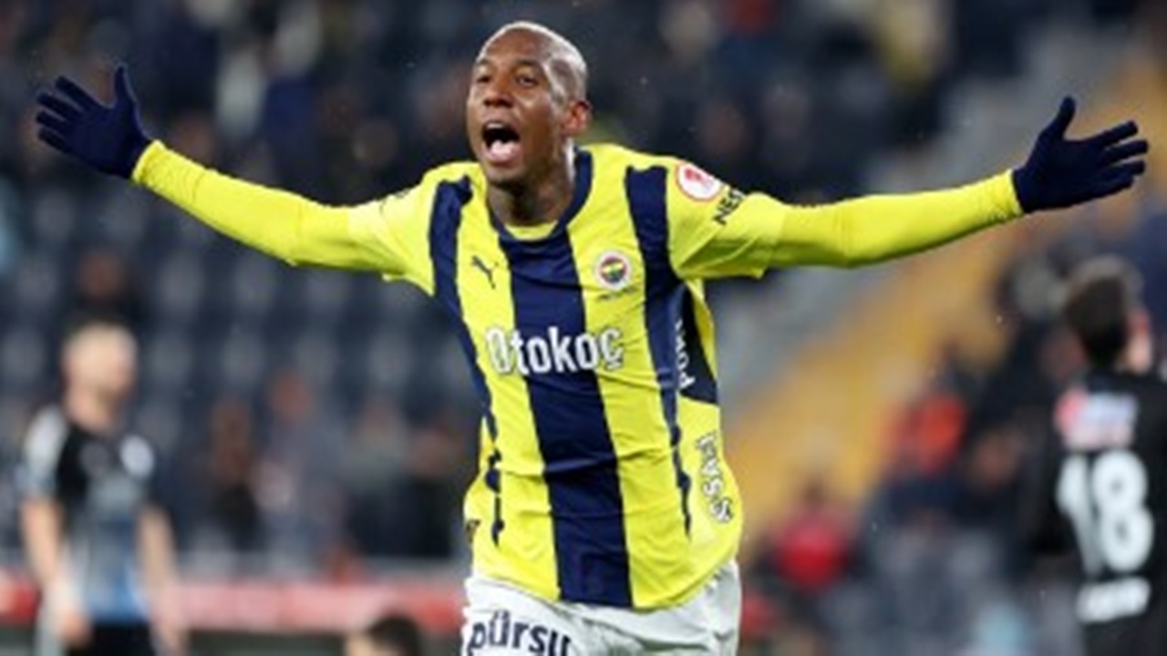 Fenerbahçe UEFA Listesi’ne kimleri ekledi; Yıldız transfer kadroda yok
